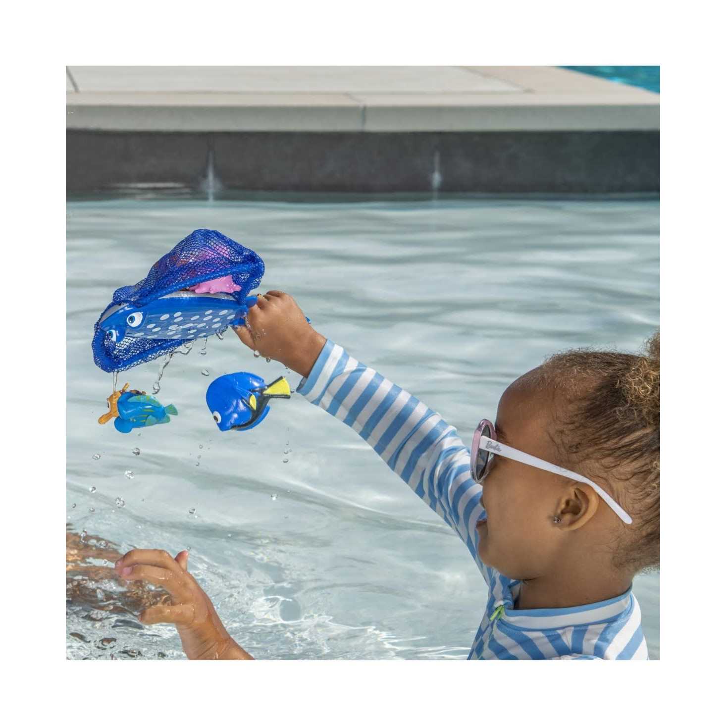 SwimWays Finding Dory Mr. Ray's Dive and Catch Game - Image 3