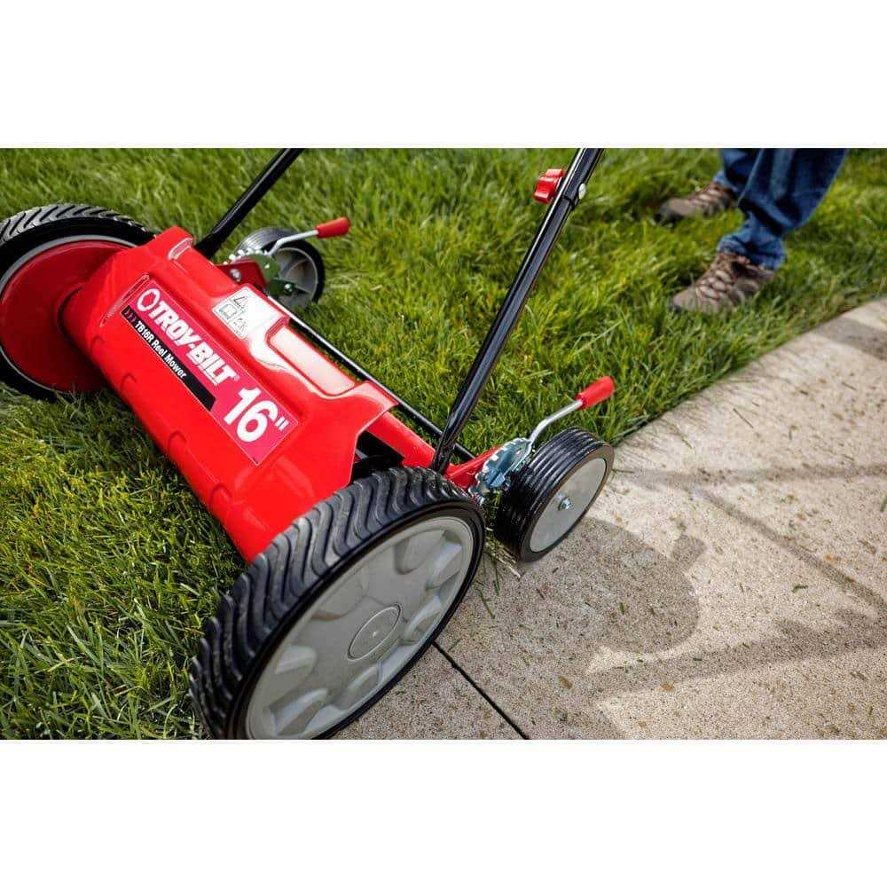 Troy-Bilt 16 in. Manual Walk Behind Reel Lawn Mower TB16R - Image 5